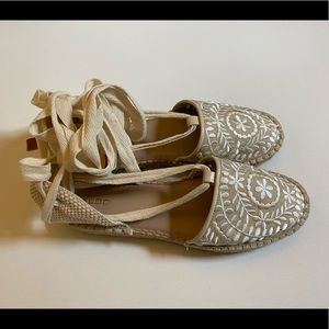 ALDO Tie Up Embroidered Espadrille Flats 41